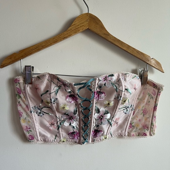 Victoria's Secret Dream Angels Lace up Bra top embroidery floral white boho rare - Picture 4 of 14